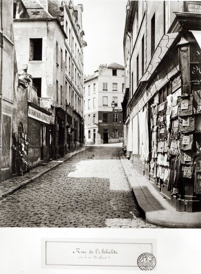 1858-78年、パリのムフタール通りから出たRue de l&39;Arbalete 作： Charles Marville